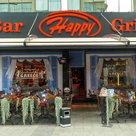 The Boutique Square - Free Compliments - Free Wi-fi - Location - Nearby Paid Parking Hotel