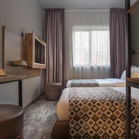 호텔 The Boutique Square - Free Compliments - Free Wi-fi - Location - Nearby Paid Parking 플로브디프