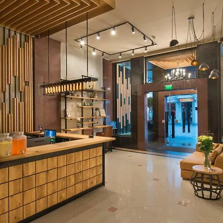The Boutique Square - Free Compliments - Free Wi-fi - Location - Nearby Paid Parking 호텔 3*