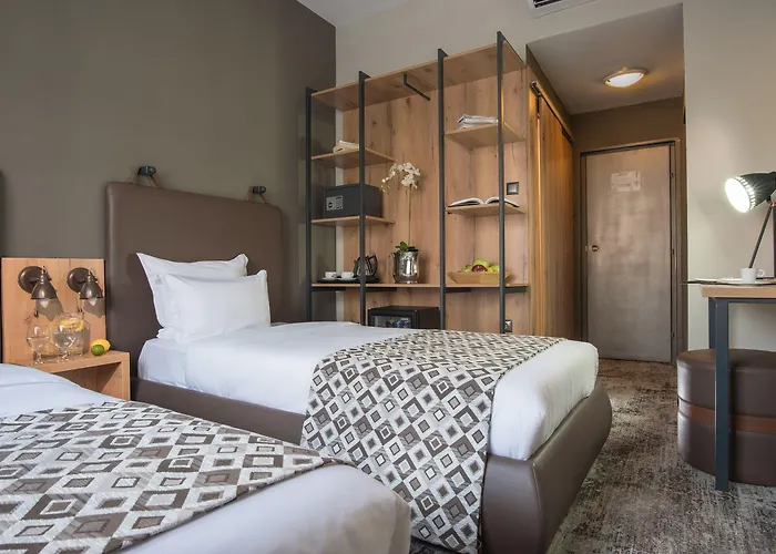 The Boutique Square - Free Compliments - Free Wi-fi - Location - Nearby Paid Parking Otel 3*