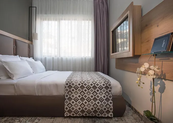 Otel The Boutique Square - Free Compliments - Free Wi-fi - Location - Nearby Paid Parking