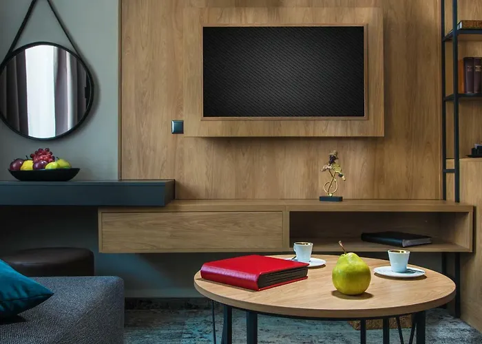 The Boutique Square - Free Compliments - Free Wi-fi - Location - Nearby Paid Parking