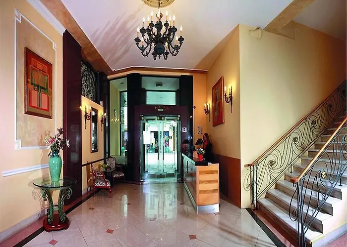 The Boutique Square - Free Compliments - Free Wi-fi - Location - Nearby Paid Parking 3*