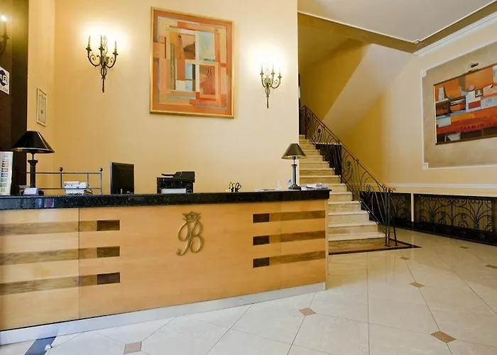 Otel The Boutique Square - Free Compliments - Free Wi-fi - Location - Nearby Paid Parking