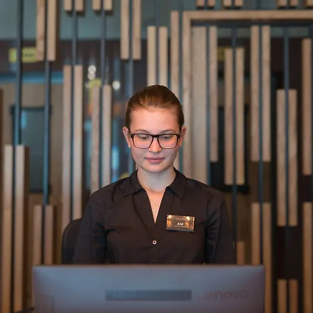 The Boutique Square - Free Compliments - Free Wi-fi - Location - Nearby Paid Parking 호텔 플로브디프