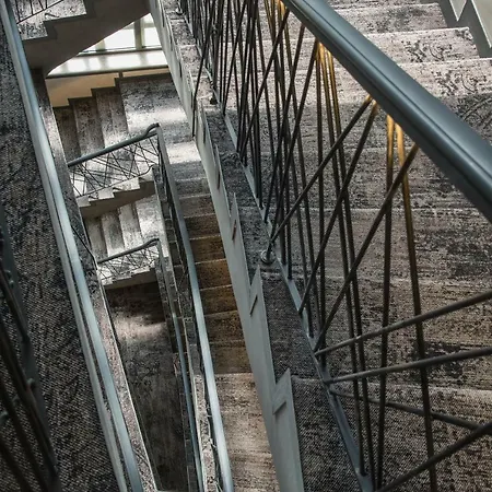 Hotel The Boutique Square - Free Compliments - Free Wi-fi - Location - Nearby Paid Parking 3*