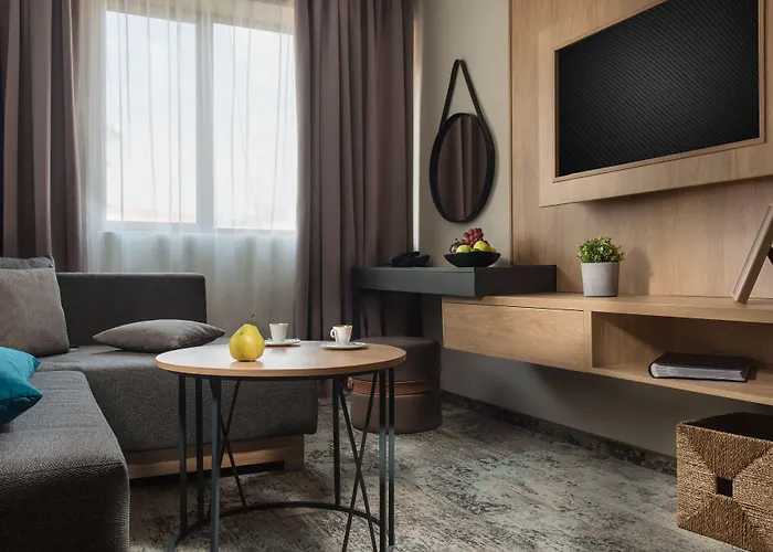 The Boutique Square - Free Compliments - Free Wi-fi - Location - Nearby Paid Parking