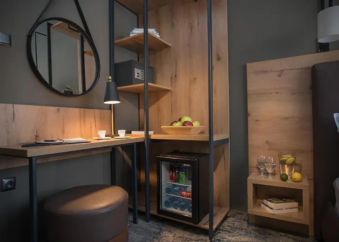 The Boutique Square - Free Compliments - Free Wi-fi - Location - Nearby Paid Parking 3* 플로브디프