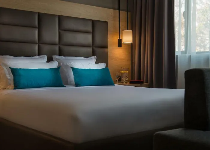 The Boutique Square - Free Compliments - Free Wi-fi - Location - Nearby Paid Parking 호텔 플로브디프