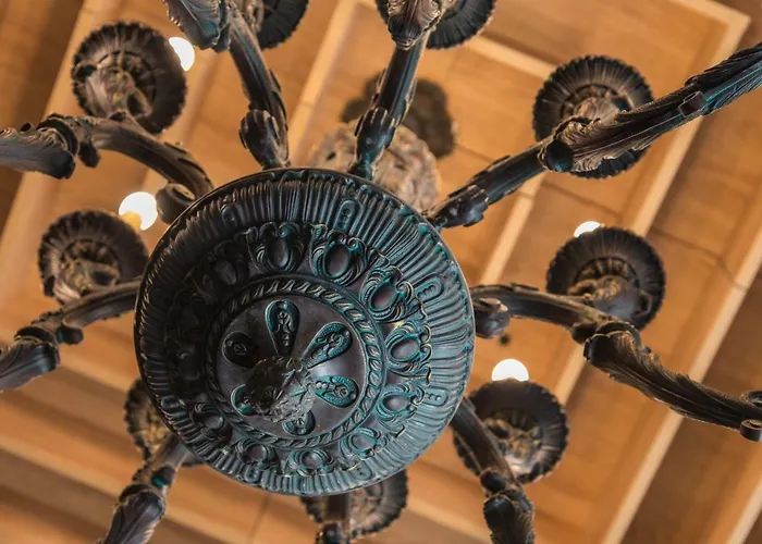 The Boutique Square - Free Compliments - Free Wi-fi - Location - Nearby Paid Parking 호텔 플로브디프